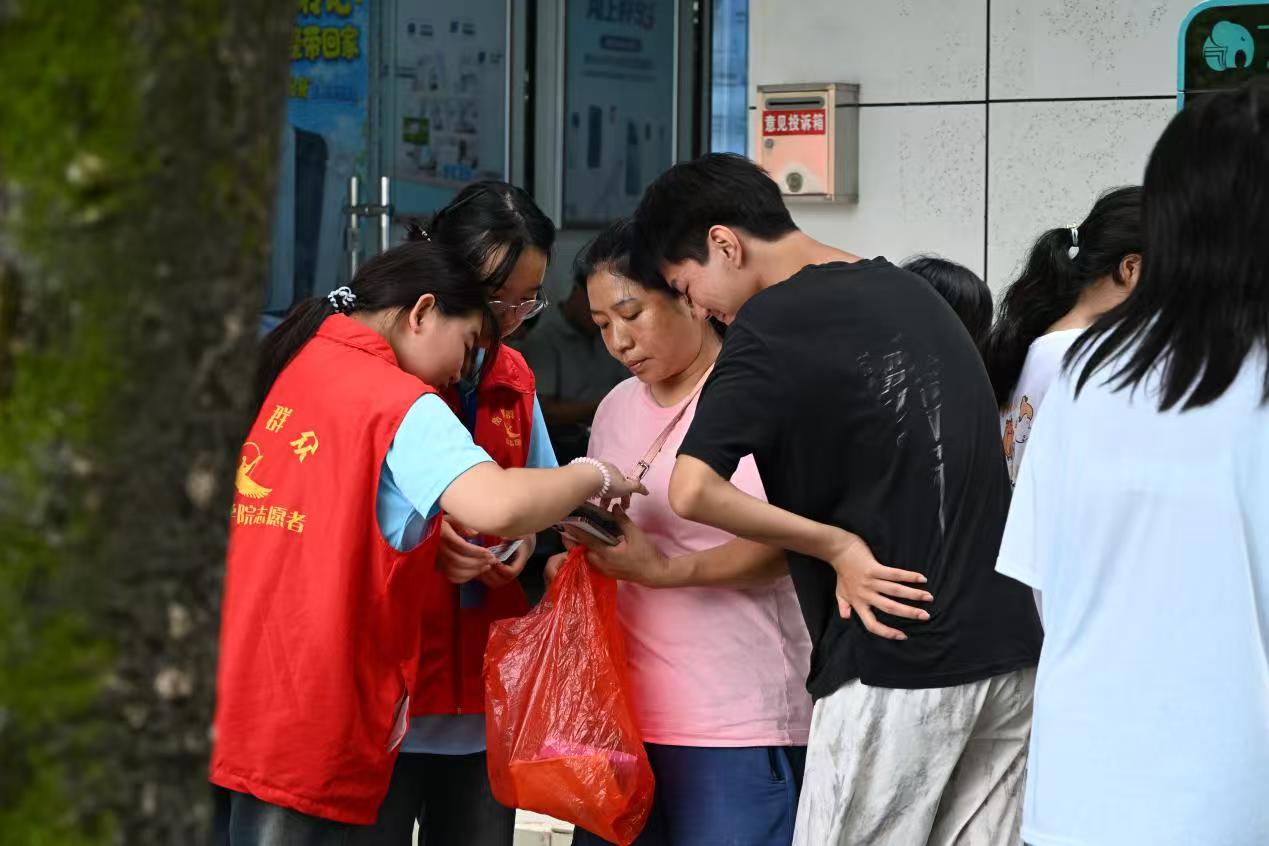 心新相迎，逐梦同行——学院青志协全力护航2026级新生报到